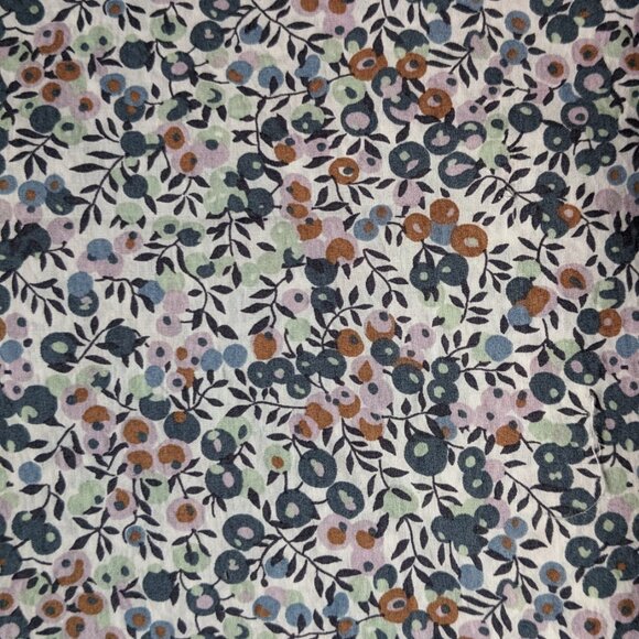 Liberty of London Tana Lawn Wiltshire Organic Cotton Floral Print - Picture 2 of 2